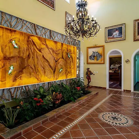 Monte Leon Вилла Сан-Бартоломе