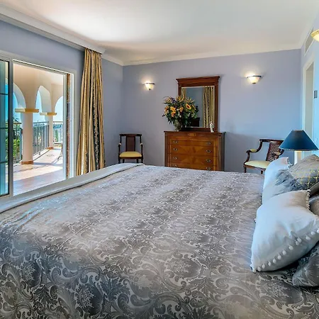 Monte Leon Вилла